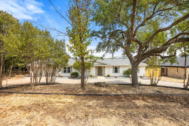 5105 Fairway Circle, De Cordova, TX 76049