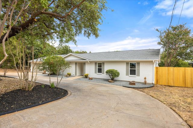5105 Fairway Circle, De Cordova, TX 76049