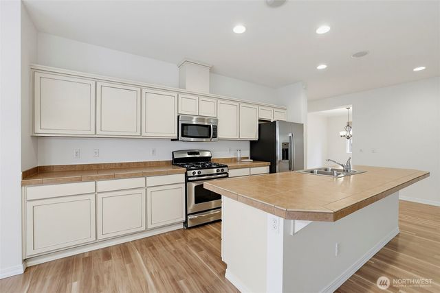 24196 NE 131st Terrace, Redmond, WA 98053