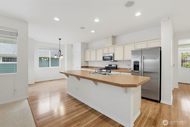 24196 NE 131st Terrace, Redmond, WA 98053