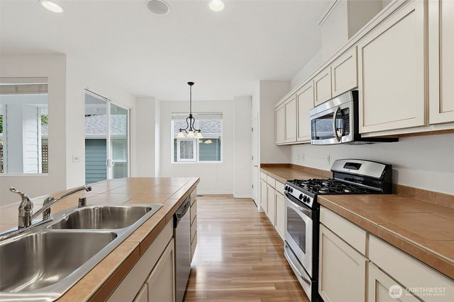 24196 NE 131st Terrace, Redmond, WA 98053