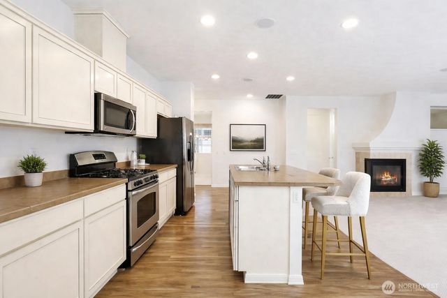 24196 NE 131st Terrace, Redmond, WA 98053