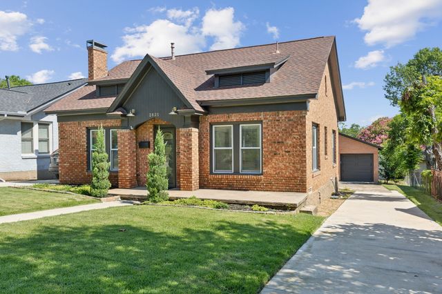 2825 W 12th Street W, Dallas, TX 75211