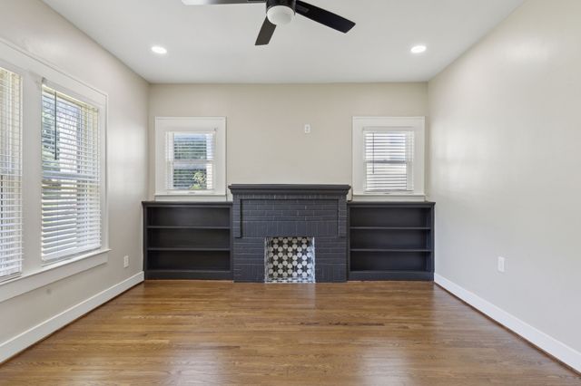 2825 W 12th Street W, Dallas, TX 75211