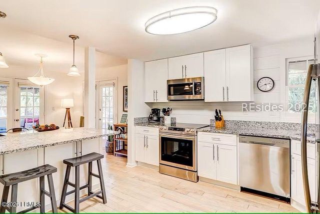 70 Shipyard Dr Apt 172, Hilton Head Island, SC 29928