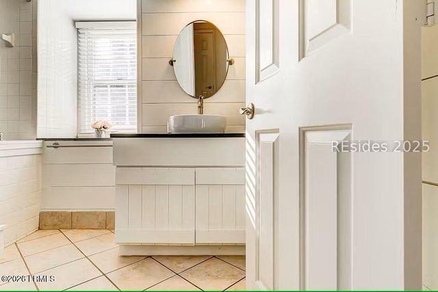 70 Shipyard Dr Apt 172, Hilton Head Island, SC 29928