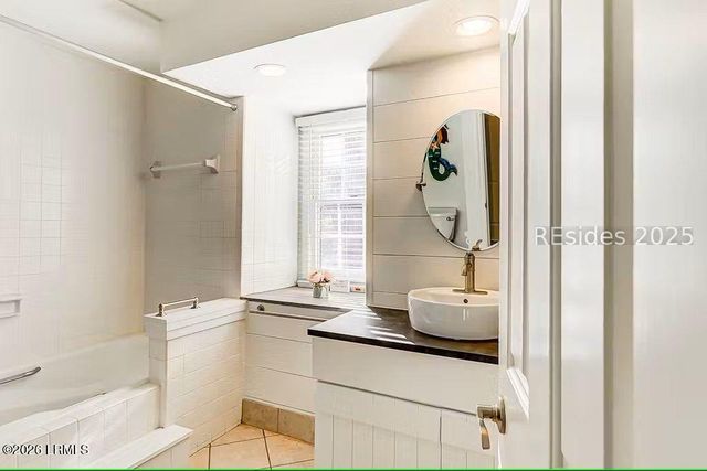 70 Shipyard Dr Apt 172, Hilton Head Island, SC 29928