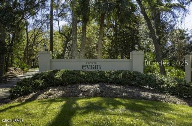 70 Shipyard Dr Apt 172, Hilton Head Island, SC 29928