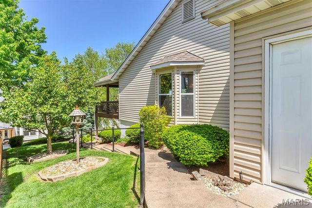 2134 Autumn Wood Drive, St Charles, MO 63303