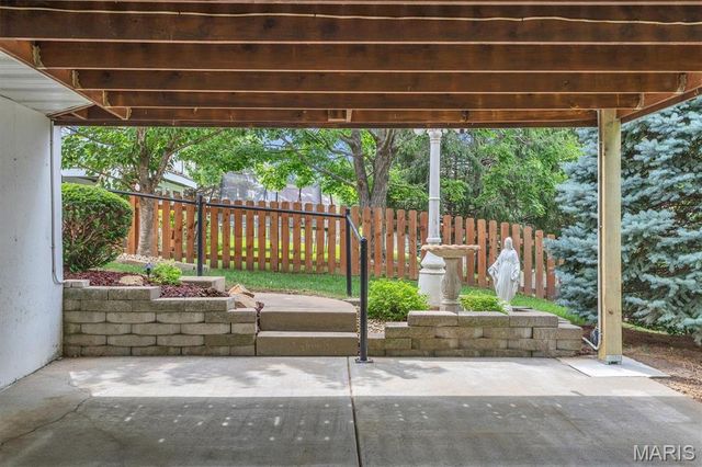 2134 Autumn Wood Drive, St Charles, MO 63303