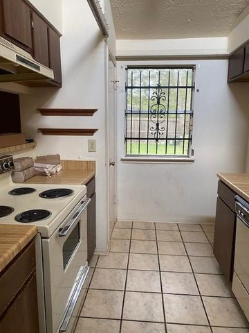 12207 Mckamy Drive, Houston, TX 77067