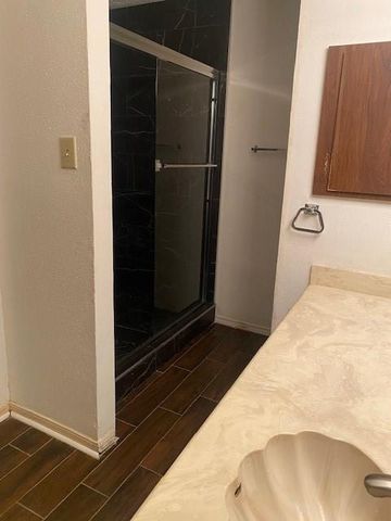 12207 Mckamy Drive, Houston, TX 77067