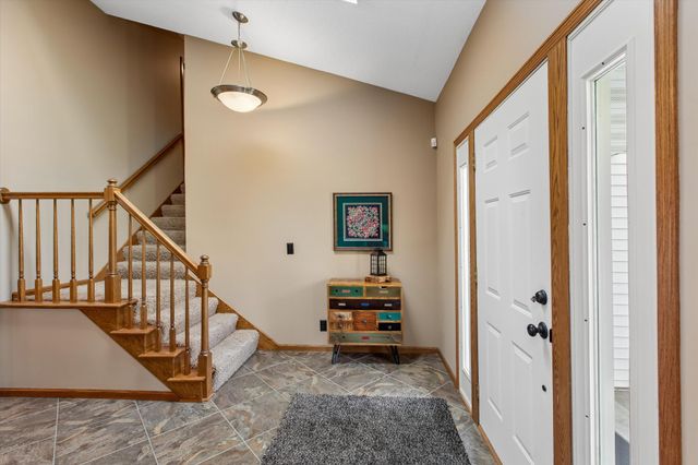 6325 Kalen Drive, Woodbury, MN 55129
