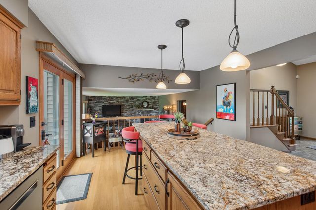 6325 Kalen Drive, Woodbury, MN 55129