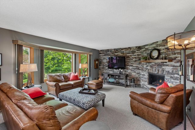 6325 Kalen Drive, Woodbury, MN 55129