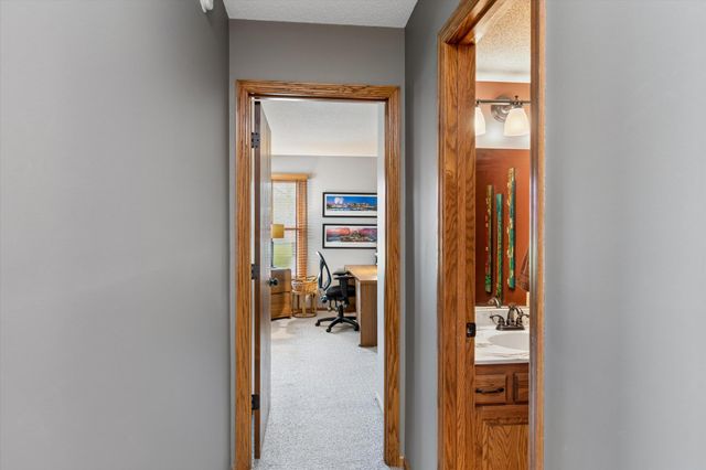 6325 Kalen Drive, Woodbury, MN 55129
