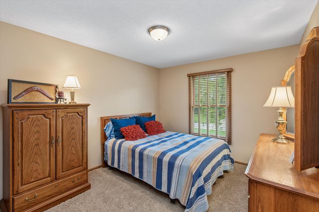 6325 Kalen Drive, Woodbury, MN 55129