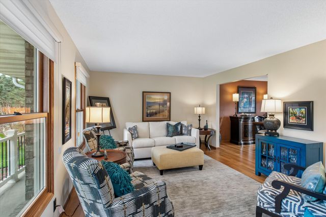 6325 Kalen Drive, Woodbury, MN 55129
