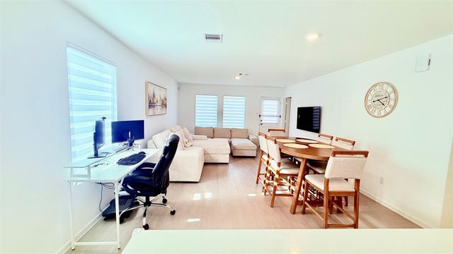 3113 Courtney Flower Drive, Conroe, TX 77301