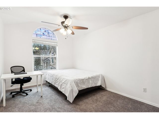 19153 Se YAMHILL St, Portland, OR 97233