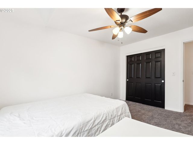 19153 Se YAMHILL St, Portland, OR 97233