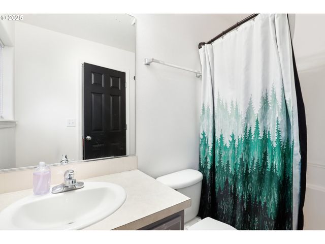 19153 Se YAMHILL St, Portland, OR 97233