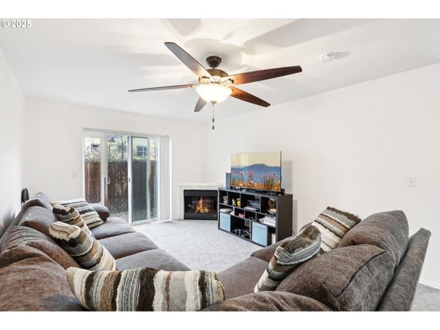 19153 Se YAMHILL St, Portland, OR 97233