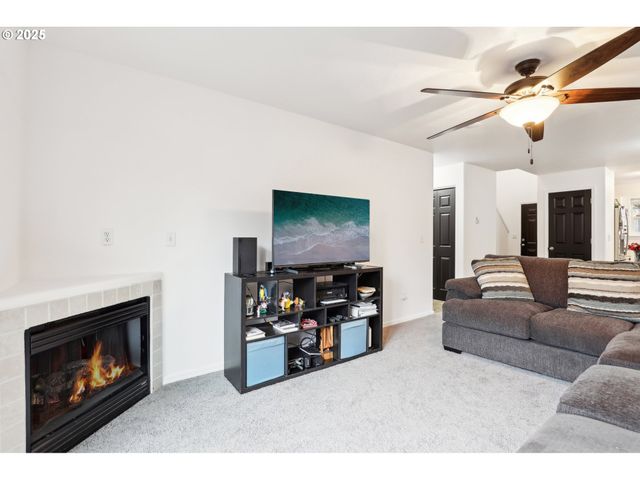 19153 Se YAMHILL St, Portland, OR 97233