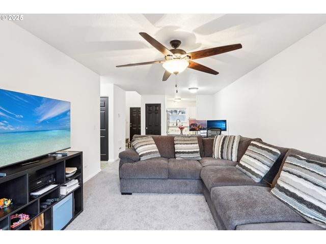 19153 Se YAMHILL St, Portland, OR 97233