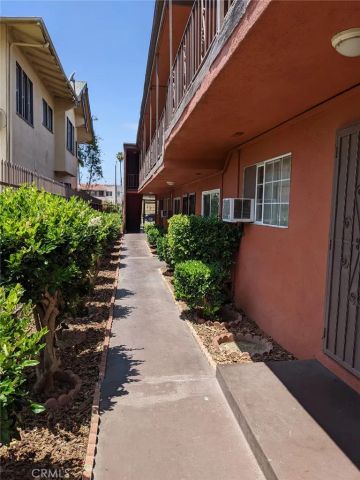 1708 Pine Avenue 7, Long Beach, CA 90813