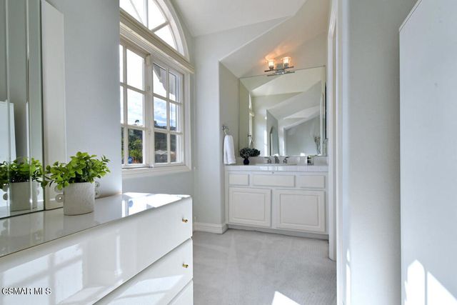 31775 Oak Ranch Court, Westlake Village, CA 91361