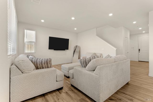 2874 Shaver St, Fairfield, CA 94533