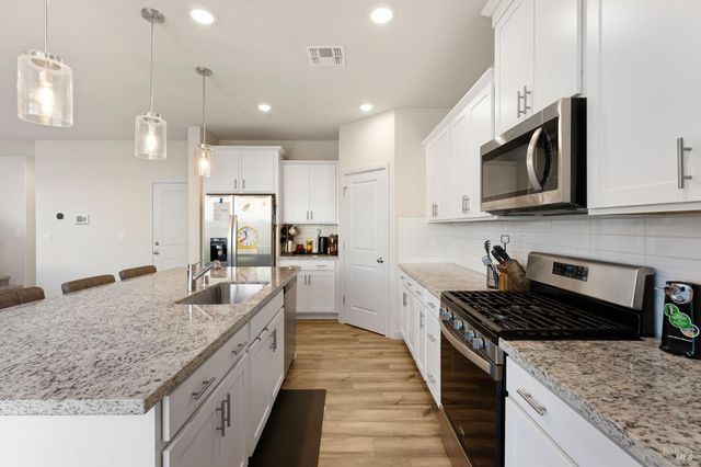 2874 Shaver St, Fairfield, CA 94533