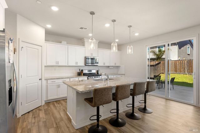 2874 Shaver St, Fairfield, CA 94533