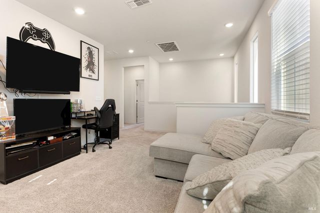 2874 Shaver St, Fairfield, CA 94533