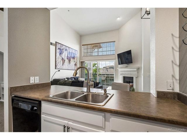 3890 S Dayton St 303, Aurora, CO 80014
