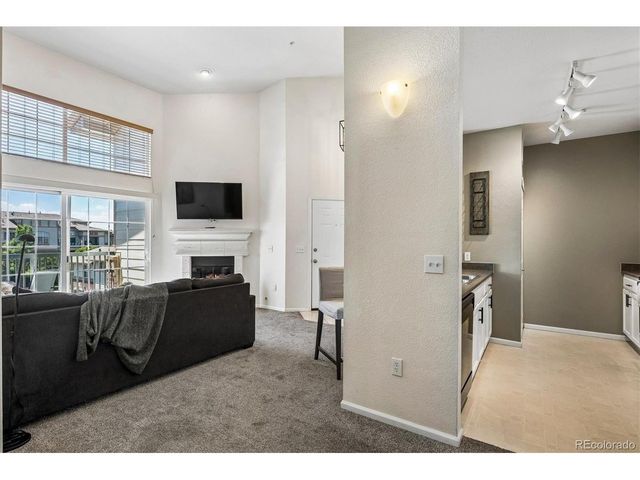 3890 S Dayton St 303, Aurora, CO 80014