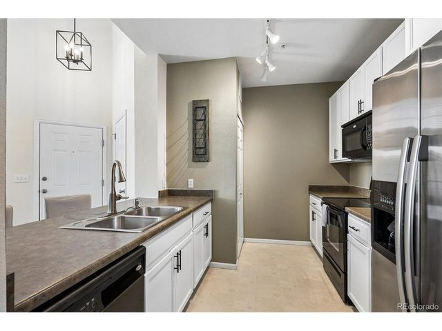 3890 S Dayton St 303, Aurora, CO 80014