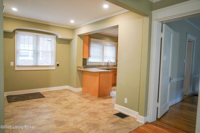 208 Oxford Pl, Louisville, KY 40207