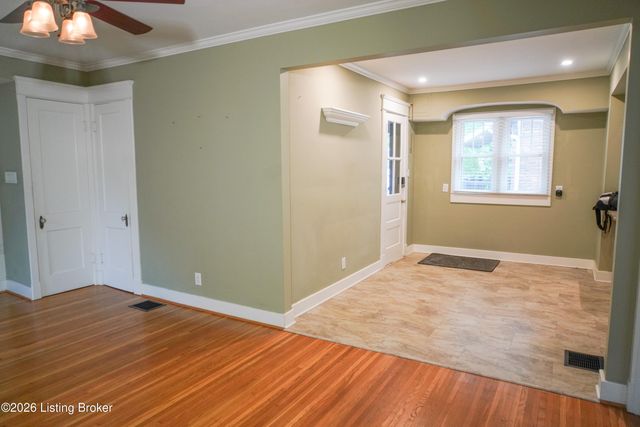 208 Oxford Pl, Louisville, KY 40207