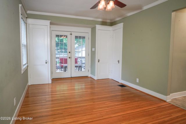 208 Oxford Pl, Louisville, KY 40207