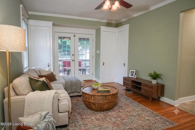 208 Oxford Pl, Louisville, KY 40207
