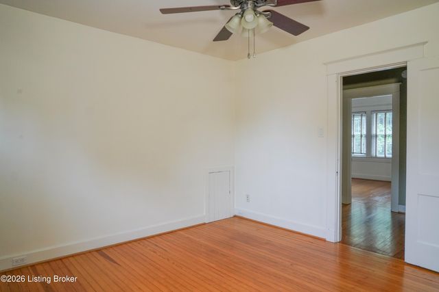 208 Oxford Pl, Louisville, KY 40207