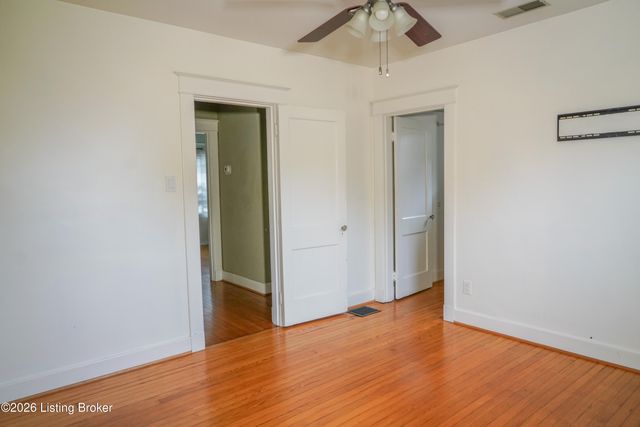 208 Oxford Pl, Louisville, KY 40207