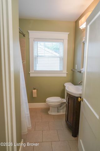 208 Oxford Pl, Louisville, KY 40207