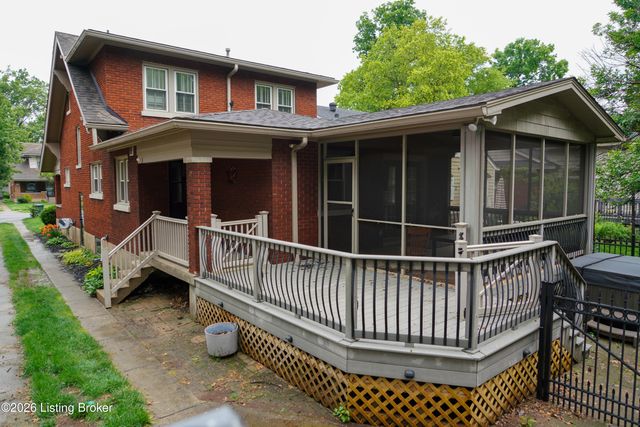 208 Oxford Pl, Louisville, KY 40207