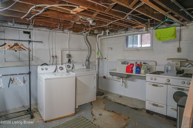 208 Oxford Pl, Louisville, KY 40207