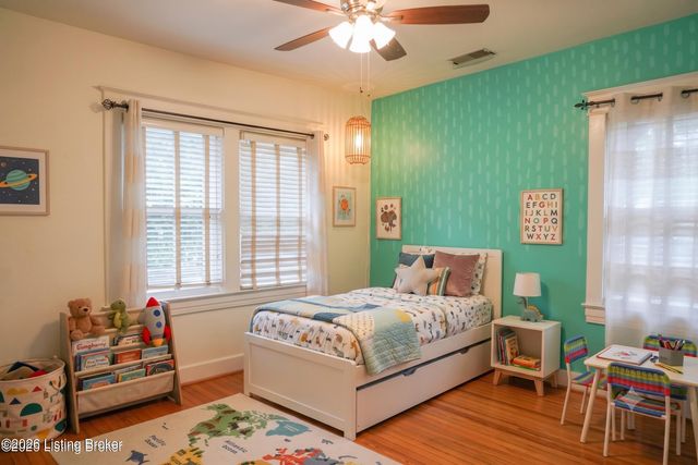 208 Oxford Pl, Louisville, KY 40207