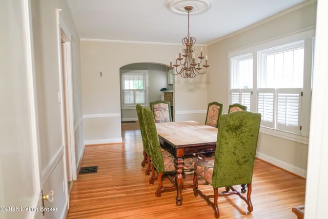 208 Oxford Pl, Louisville, KY 40207