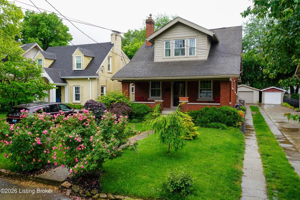 208 Oxford Pl, Louisville, KY 40207